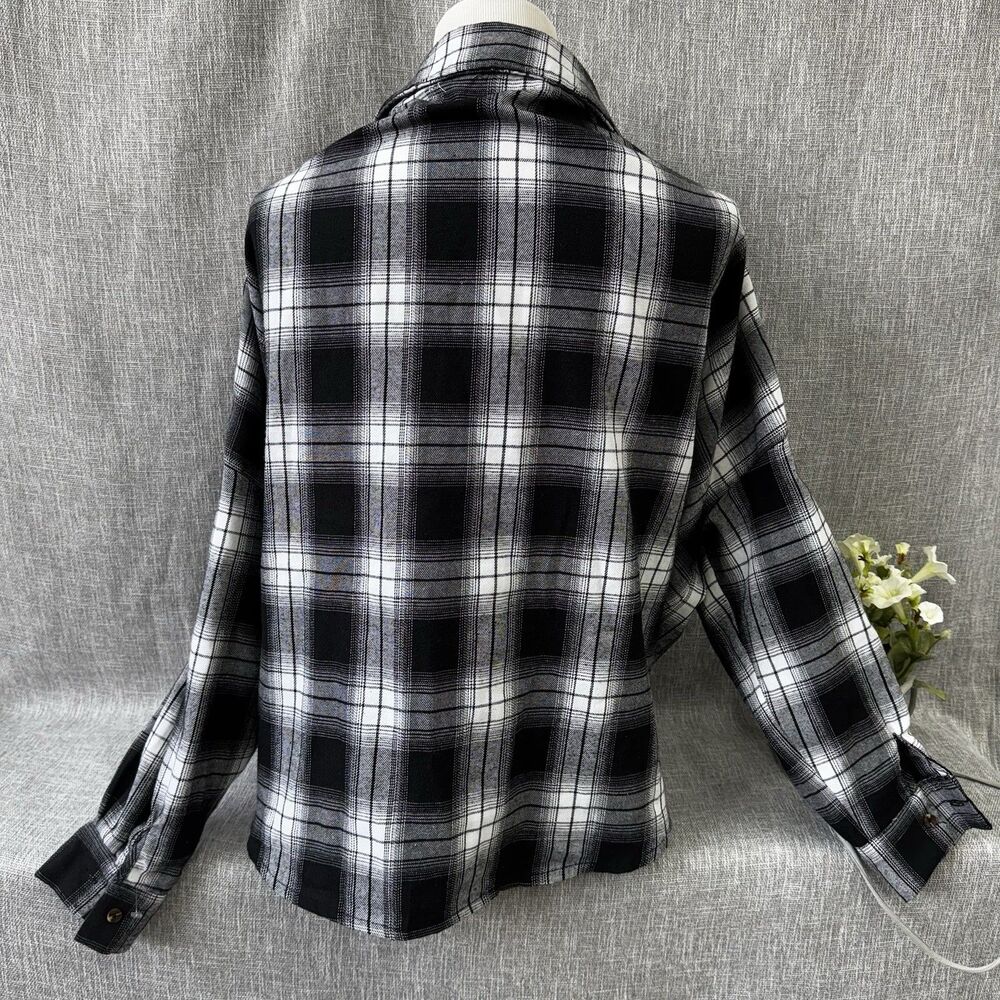 Shein Women's  Twisted Front Drop Shoulder Flannel Shirt Sz XS oversized loose - Picture 3 of 8